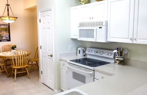 Biggar Condo | FIRST FLOOR LEGENDS 2BR, 2 BATH, DEN GARDEN HOME CONDO WITH GOLF PRIVILEGES INCD