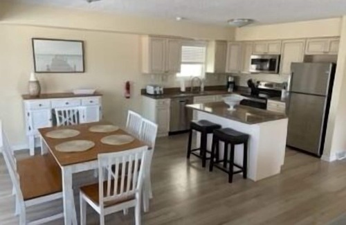 South End Condo | First floor three bedroom, two full bath unit two blocks from the beach