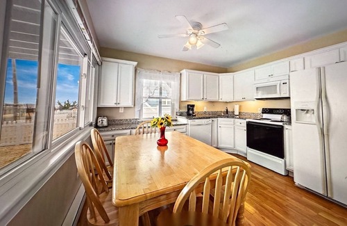 North Beach Haven House | First Floor, Fantastic Water Views, Bay Beach, Pet Friendly.