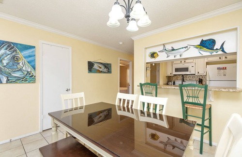 Corpus Christi Condo | First Floor, Waterfront Condo W/2 King Beds, Boat Slip & Sparkling Pool