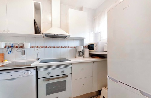 Villajoyosa Apartment | FIRST LINE, LARGE TERRACE, WONDERFUL VIEWS, HIGH STANDING:free wi-fi and P