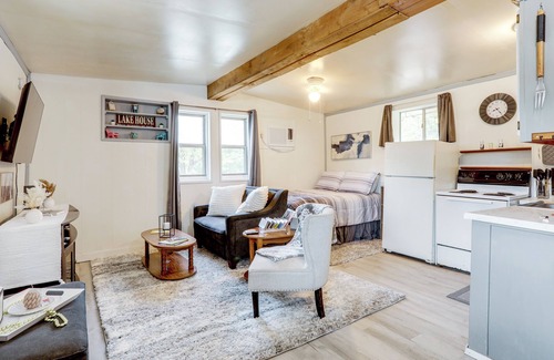 Mountain Home Apartment | Fish, Boat & Hike: Norfork Lake Studio Near Marina