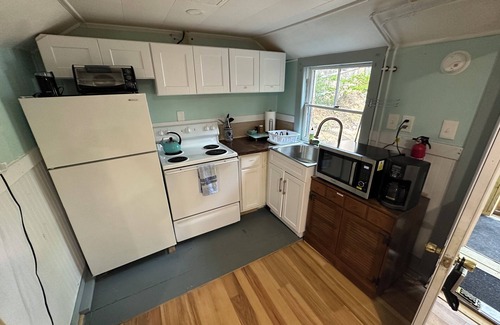 Orland Cottage | Fish Tale Cabin at Toddy Pond - water fun, close coastal towns/parks and more!