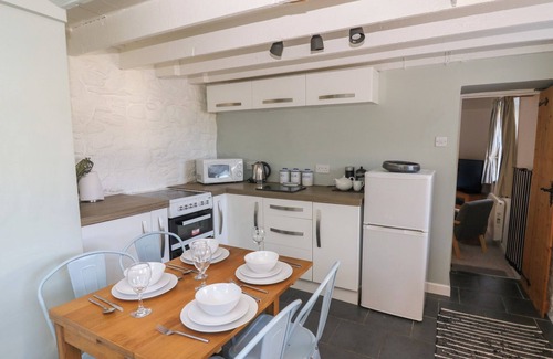New Quay Cottage | FISHERMAN'S COTTAGE, pet friendly, with a garden in New Quay