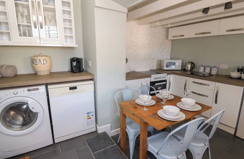 New Quay Cottage | FISHERMAN'S COTTAGE, pet friendly, with a garden in New Quay