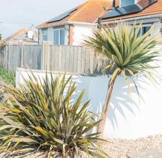 West Bexington Ski Chalet | Fisherman's Daughter