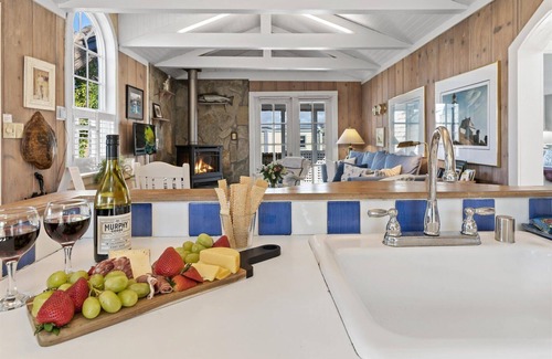 Salmon Creek Cabin | Fishermans Cottage-Magical Irish Fishing Cottage in Bodega Bay!Walk to Beach,
