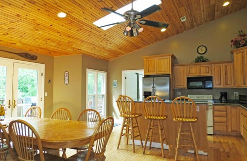 Big Creek House | Fishing, boating, ATV riding, fall foliage & bird watching Oct & Nov available