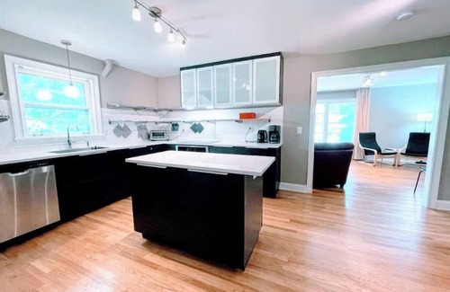 Clairmont Heights House | Fit for Kings@EMORY Japan Soaking Tub 5 KING Beds