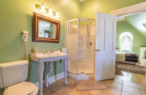Queens Square Bed & Breakfast | Fitzroy Hall