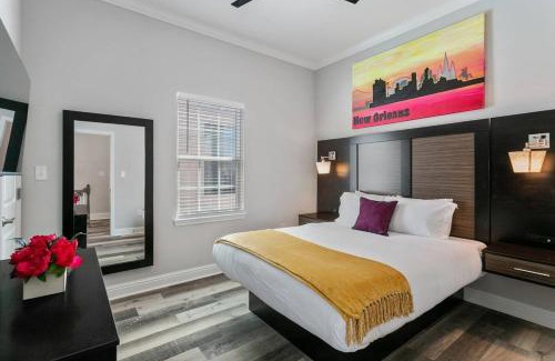 Tulane - Gravier House | FIVE Bathrooms with FIVE Bedrooms and Stylish