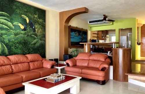 Zona Hotelera Villa | Five Bedroom Beach House