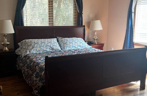 Spokane House | Five Mile -3 bed 1 bath unitnn