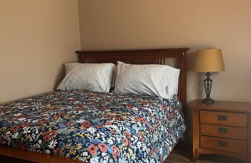 Spokane House | Five Mile -3 bed 1 bath unitnn