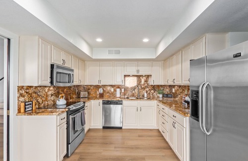 Fountain Hills House | Five Palms ★ Scenic Mountain View's-Heated Pool-Spa-Balcony-Spacious★