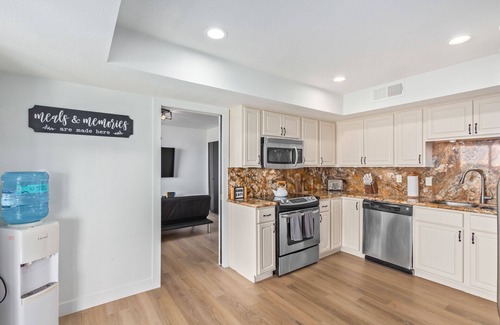 Fountain Hills House | Five Palms ★ Scenic Mountain View's-Heated Pool-Spa-Balcony-Spacious★