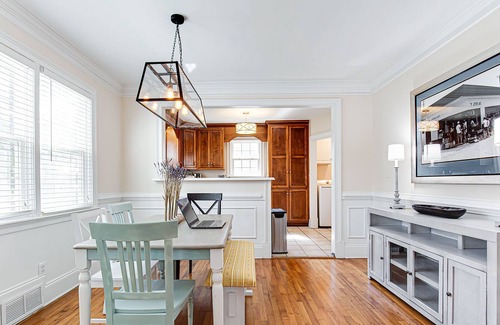 Athens House | Five Points Backyard Oasis - Walkable to UGA