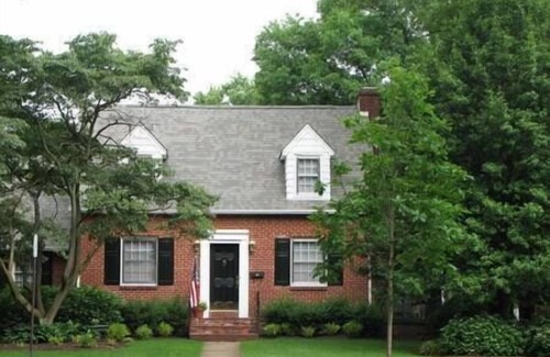 Bancroft Parkway House | Five Star Accommodations