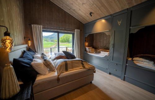Skjaak House | Fjelleventyret gårdsovernatting