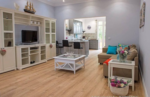 Vegueta Apartment | Flatguest Living house - Urban - Cosy - Parking