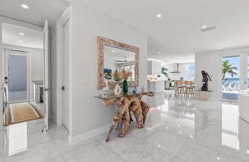 Islamorada House | Flamingo Bay – Private Waterfront Paradise with Pool, Tiki Hut & Kayaks
