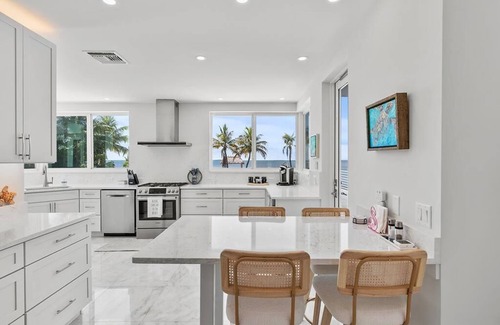 Islamorada House | Flamingo Bay – Private Waterfront Paradise with Pool, Tiki Hut & Kayaks