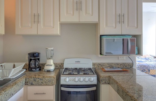 Progreso Municipality Condo | Flamingo Beach 3 bedroom condo, swimming pool, near beach.