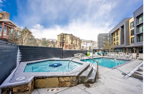 Park City Condo | *Flash Sale* Only 90 Days ’Til Christmas – Book Your Park City Vacation to Save + Free Skis