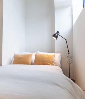Woodhouse Apartment | Flat 1 High Road – Room A & B