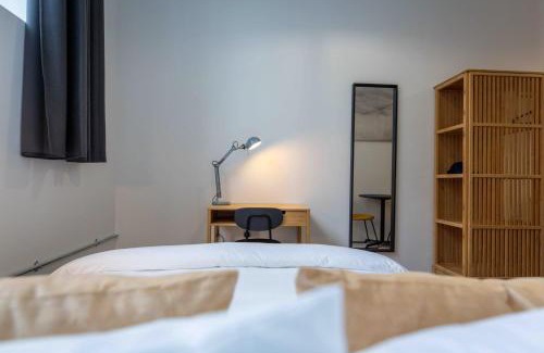 Woodhouse Apartment | Flat 1 High Road – Room A & B