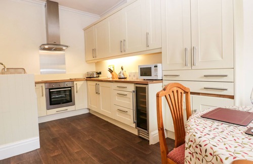Grange-over-Sands House | FLAT 1 KENTHOLME, family friendly, with a garden in Grange-Over-Sands