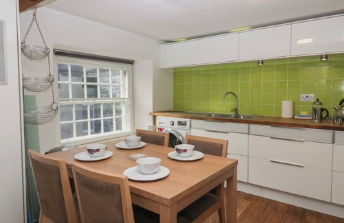Kendal Cottage | FLAT 1, pet friendly, character holiday cottage in Kendal