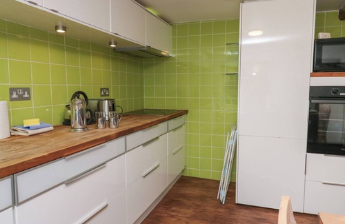 Kendal Cottage | FLAT 1, pet friendly, character holiday cottage in Kendal