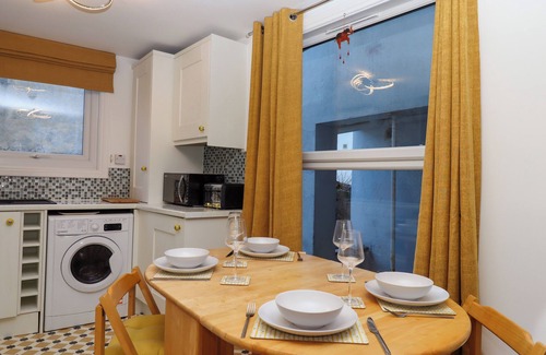 Teignmouth Cottage | FLAT 2, romantic, country holiday cottage in Teignmouth