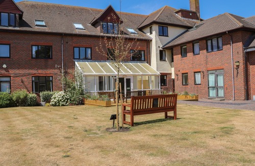 Littlehampton Cottage | Flat 35 - Marine Court