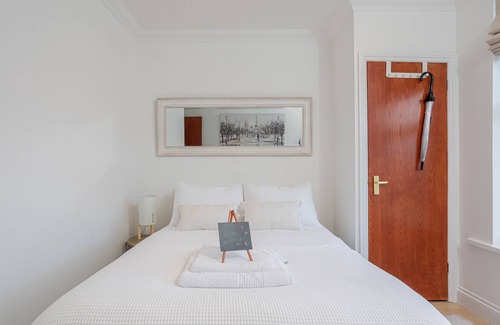 Southsea Apartment | Flat 4| Luxury 1 BR Flat, Southsea w/Free Parking