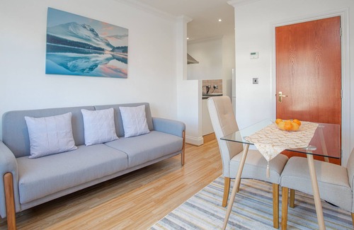 Southsea Apartment | Flat 4| Luxury 1 BR Flat, Southsea w/Free Parking