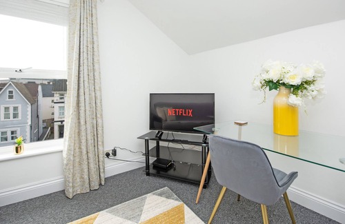 Southsea Apartment | Flat 5| Luxury 1 Bed Flat| Southsea w/FREE Parking
