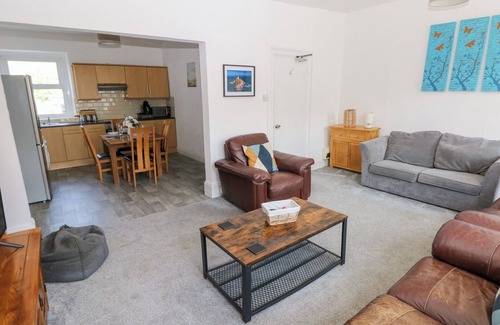 Mumbles Cottage | FLAT 56 NEWTON ROAD, pet friendly in Mumbles