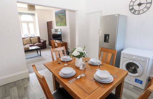 Mumbles Cottage | FLAT 56 NEWTON ROAD, pet friendly in Mumbles