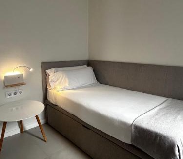 L'Antiga Esquerra de l'Eixample Apartment | Flat by Forgetmenot