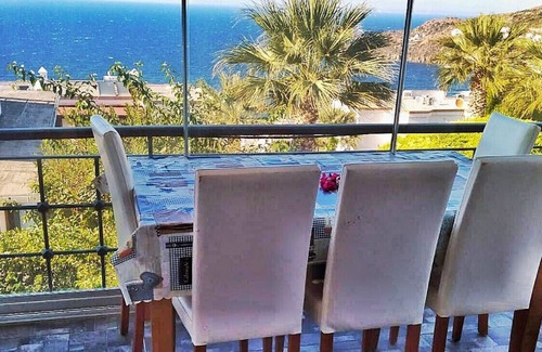Gundogan Apartment | Flat in Yalikavak with Sea View and Shared Pool
