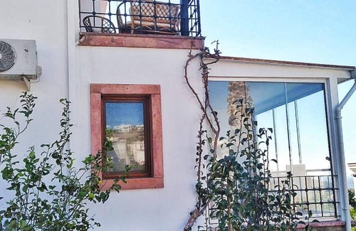Gundogan Apartment | Flat in Yalikavak with Sea View and Shared Pool