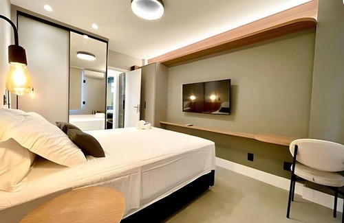 Ipanema Apartment | Flat novo e reformado ao lado da praia de Ipanema!