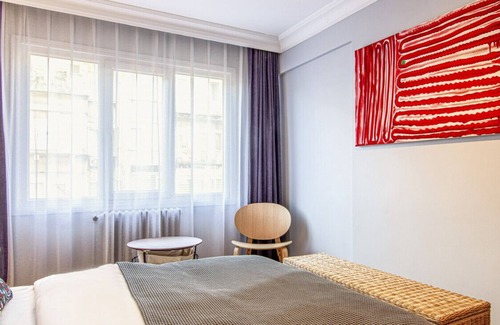 Nisantasi Apartment | Flat w Balcony 10 min to Cevahir Mall in Sisli