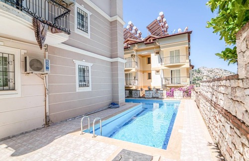 Fethiye Apartment | Flat w Shared Pool and Balcony in Fethiye