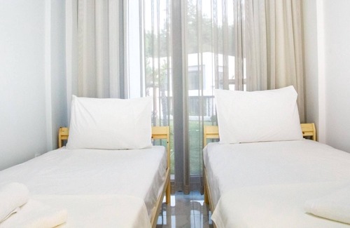 Milas Apartment | Flat w Spacious Garden 5 min to Beach in Milas