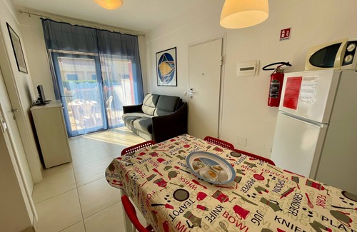 Porto Santa Margherita Apartment | Flat with garden near the beach
