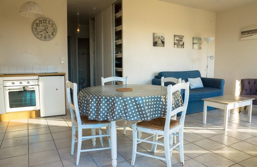Crozon Apartment | Flat with sea view; Porzic beach