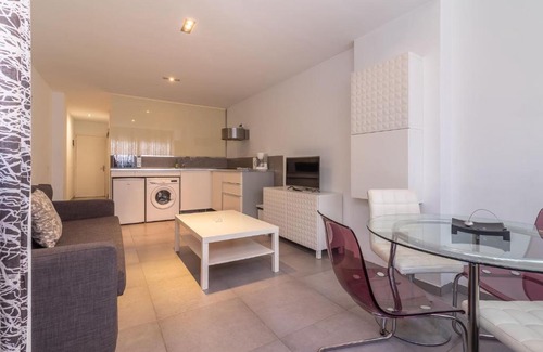Las Palmas de Gran Canaria Apartment | Flatguest Santa Catalina + Beach + Central + WiFi